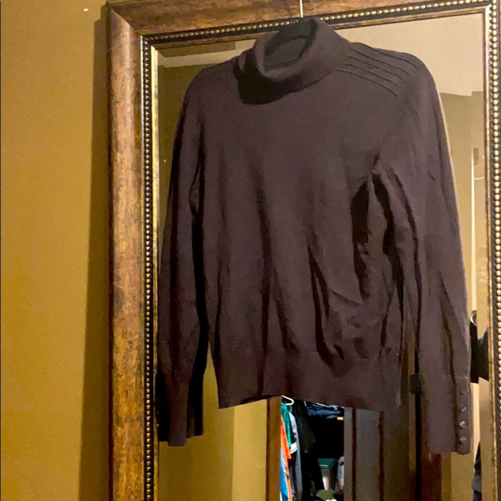 Turtleneck with button cuff detail